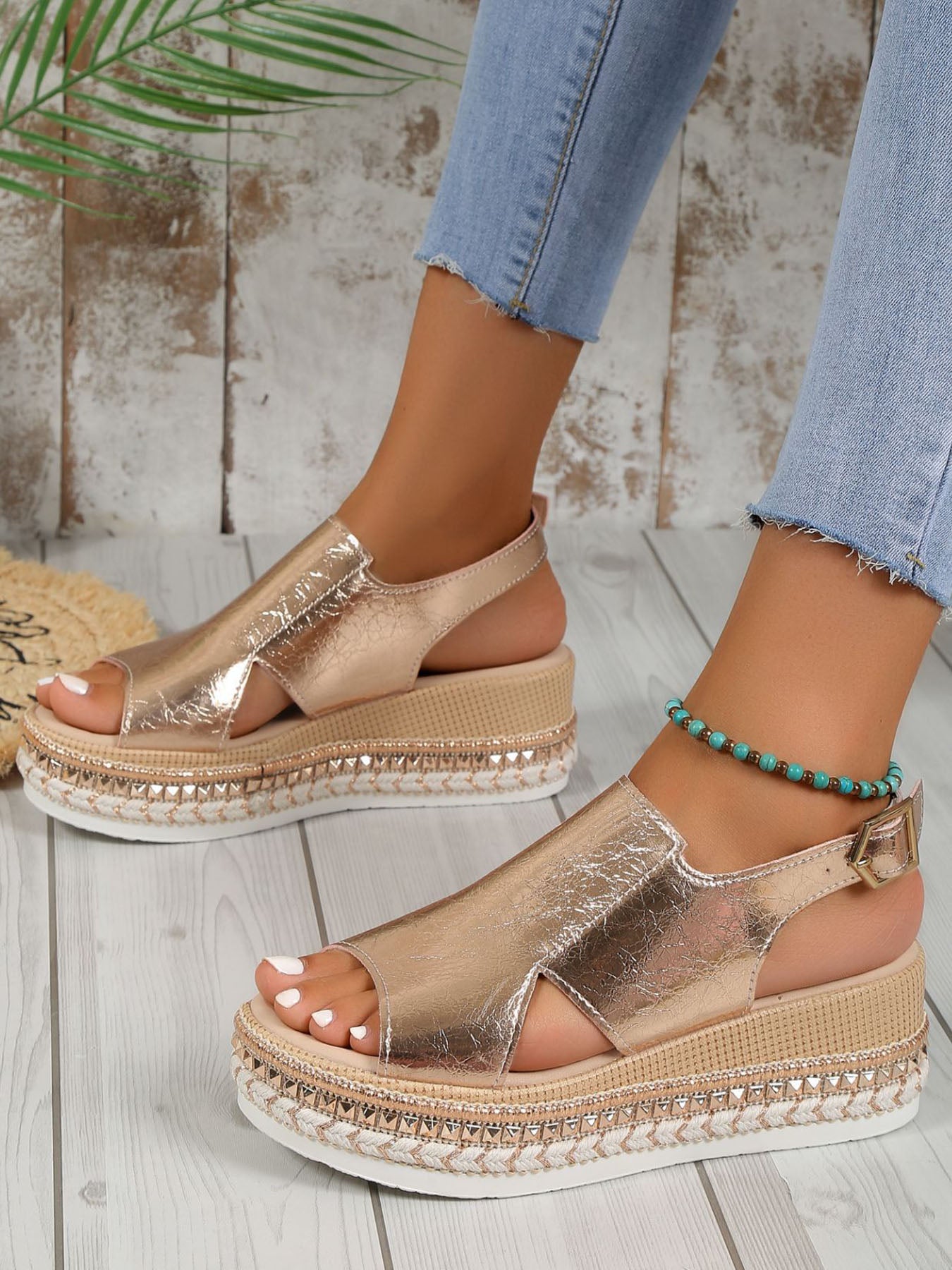 Lariful Buckle Wedge Sandals